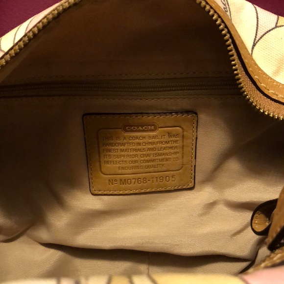 COACH Pastel Crescent Shape Purse w Leather Handle - Picture 5 of 8